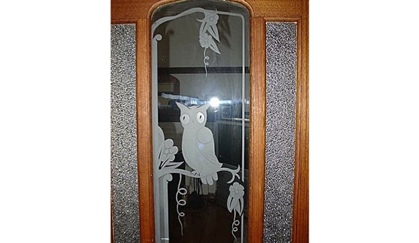 B.C.I. Glass. Sandblasting