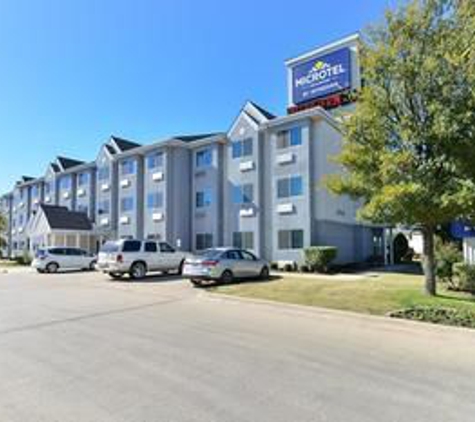 Microtel Inn & Suites by Wyndham Ft. Worth North/At Fossil - Fort Worth, TX