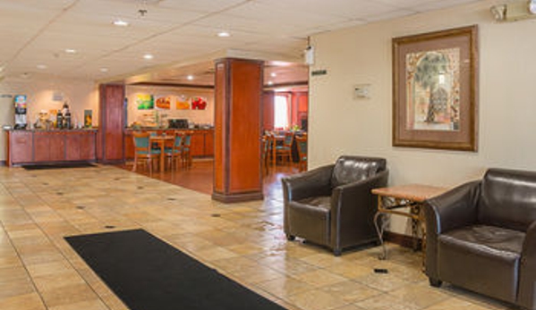 Quality Inn & Suites Detroit Metro Airport - Romulus, MI