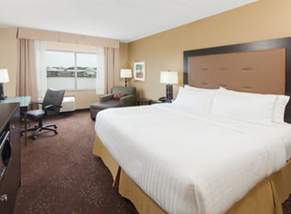 Holiday Inn Express & Suites Sandusky - Sandusky, OH