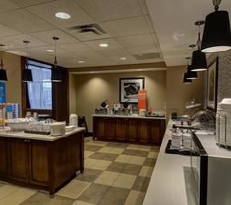 Hampton Inn & Suites Baltimore/Woodlawn - Windsor Mill, MD