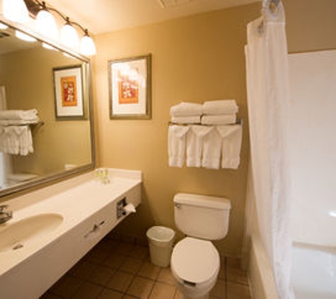 Country Inns & Suites - Fort Worth, TX