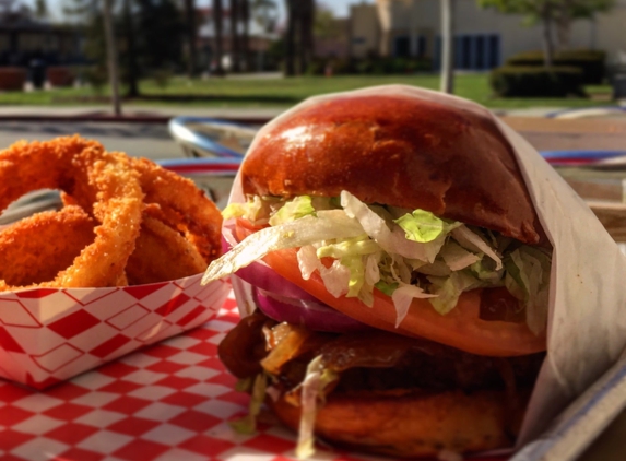 Corner Burger - Lawndale, CA