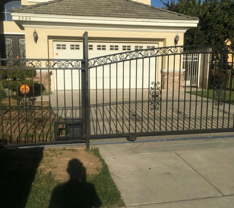 DecorGeneration Iron Works & Automated Gate - El Monte, CA