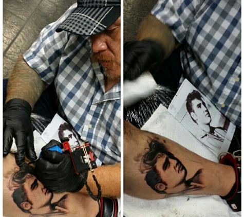 2 Stinger Tattoo & Piercing - San Antonio, TX. Tattoo by Freebie.