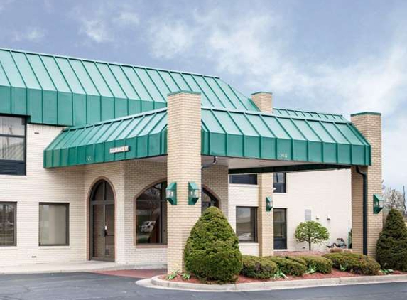 Quality Inn & Suites - Indianapolis, IN