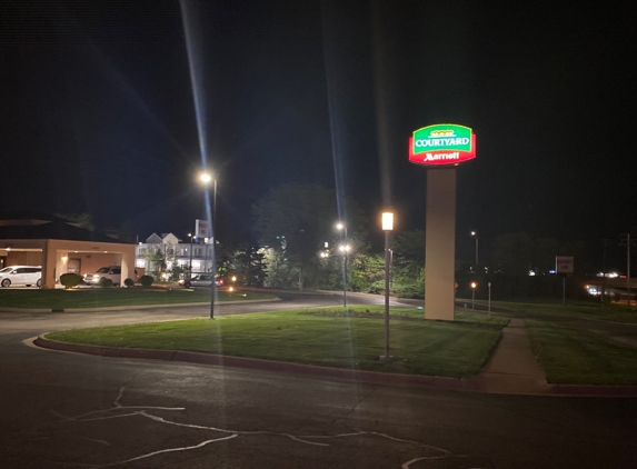 Courtyard by Marriott - Rockford, IL