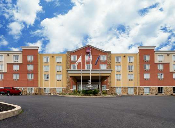 Comfort Suites Near Gettysburg Battlefield Visitor Center - Gettysburg, PA