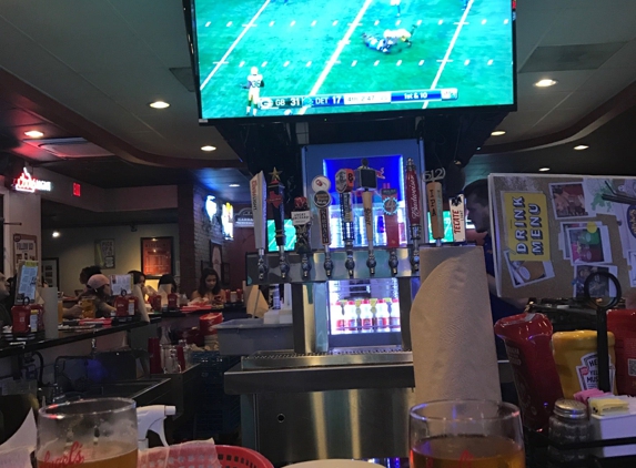 Pluckers Wing Bar - Houston, TX