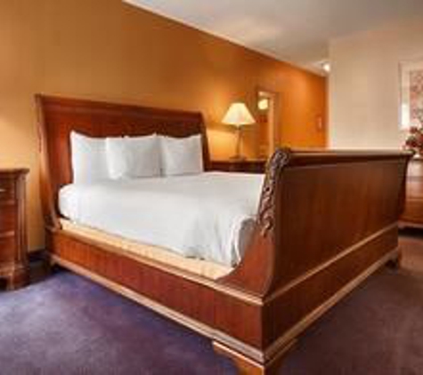 Best Western Plus Yadkin Valley Inn & Suites - Jonesville, NC