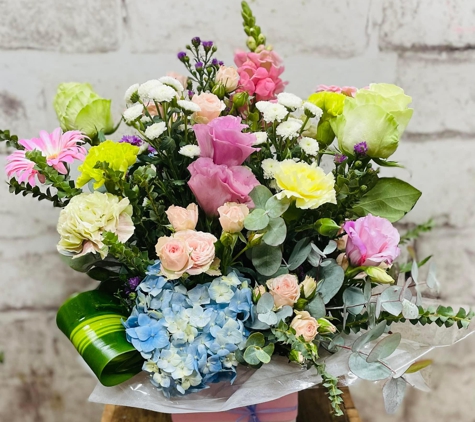 Newcastle Flowers By Design - New Lambton, NSW. Flower Arrangements Newcastle