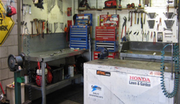 Warwick Mower Centre Pty Ltd - Warwick, QLD. Mower Repairs & Maintenance