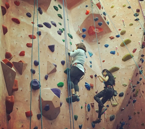 Earth Treks Climbing - Rockville, MD