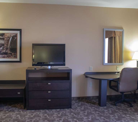 Hampton Inn & Suites-Knoxville/North I-75 - Knoxville, TN