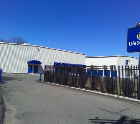 Life Storage - Wallingford, CT