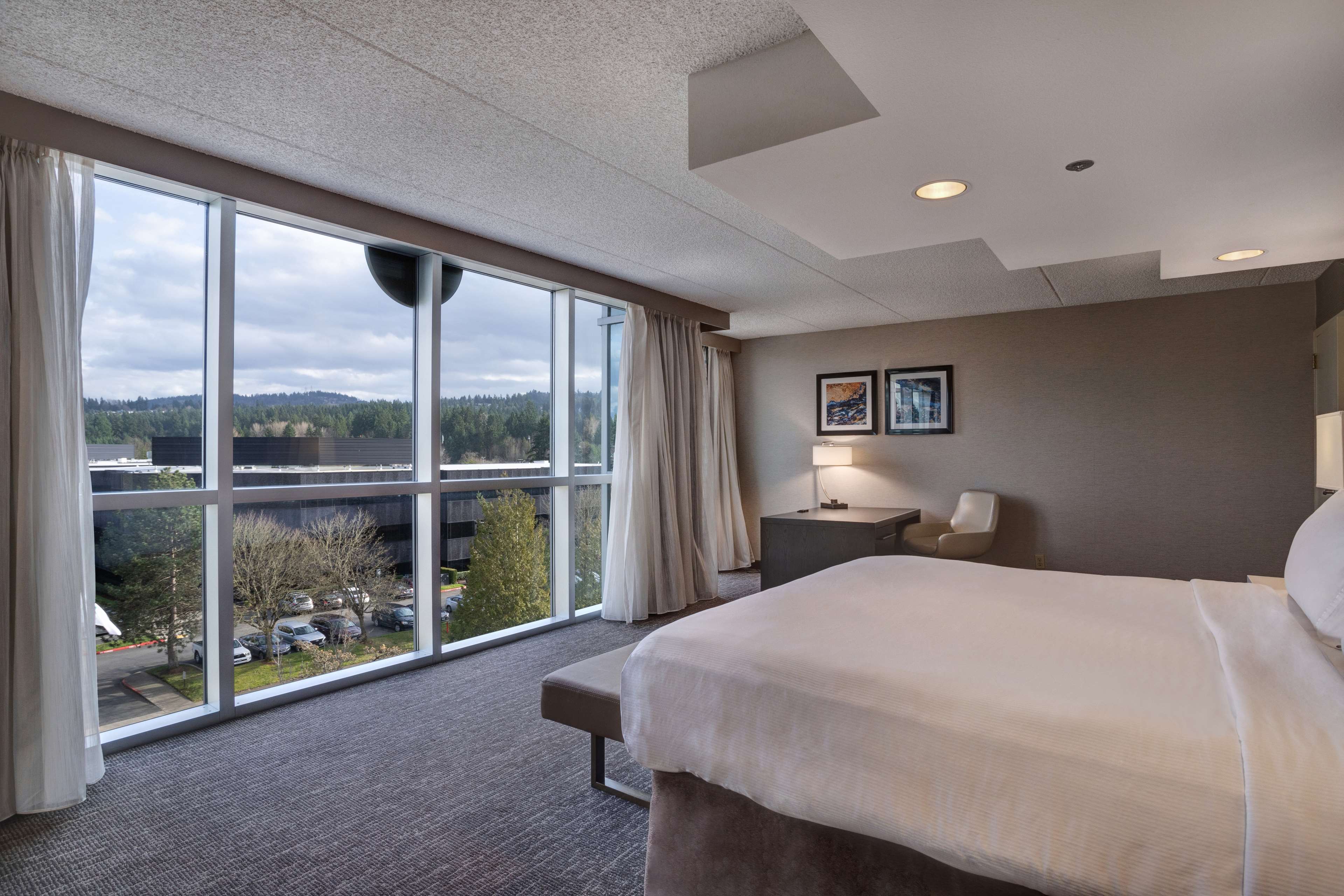 Embassy Suites By Hilton Seattle Bellevue Bellevue Wa 98008