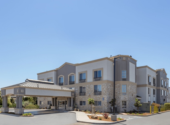 Holiday Inn Express & Suites San Jose-Morgan Hill - Morgan Hill, CA