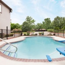 Super 8 by Wyndham Huntsville - Hotels