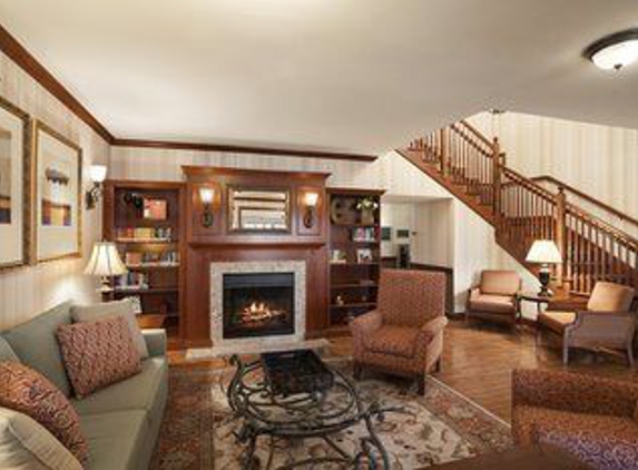 Country Inns & Suites - Bedford, NH