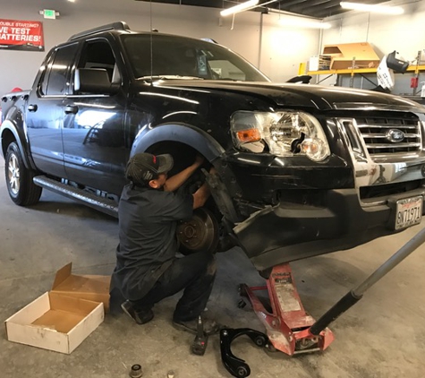 Black and White Auto Body Center - North Hollywood, CA