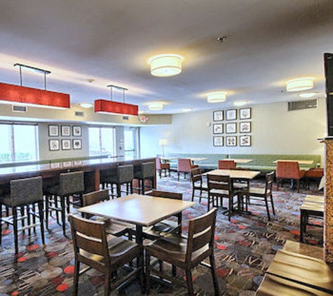 Country Inns & Suites - Dearborn, MI