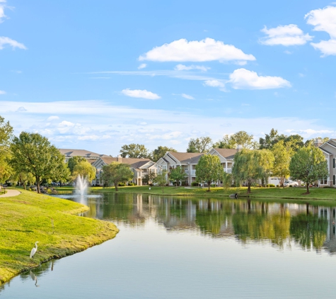 Parkway Lakeside Apartment Homes - O Fallon, IL