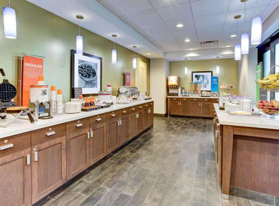 Hampton Inn & Suites Manchester - Manchester, TN