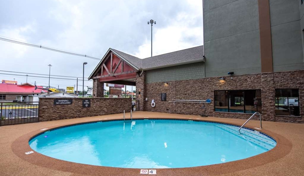 Best Western Plus Apple Valley Lodge Pigeon Forge - Pigeon Forge, TN