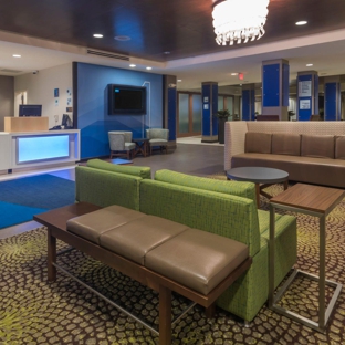 Holiday Inn Express & Suites Hays - Hays, KS