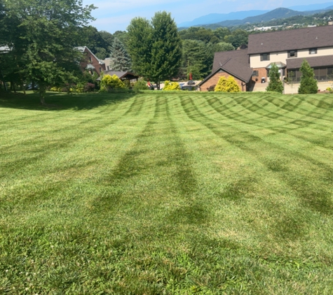 Berrys Lawncare and Landscaping - johnson city, TN