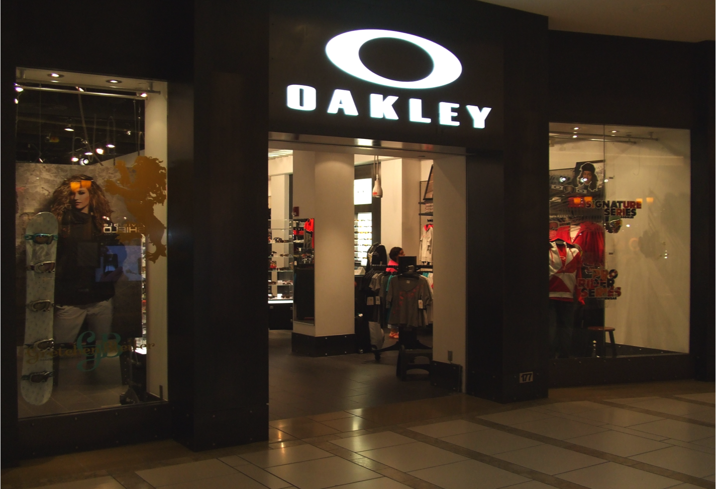 oakley outlet tampa