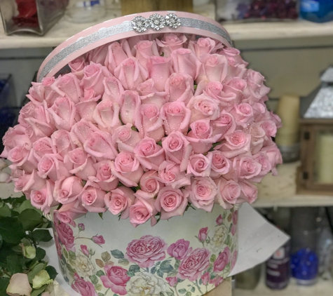 Tina's Flowers and Gifts - Woodland Hills, CA