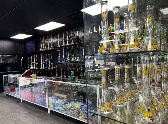 Berkley Corner Smoke Shop - Auburndale, FL