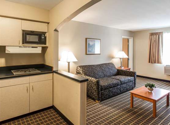 Quality Inn & Suites On The River - Glenwood Springs, CO