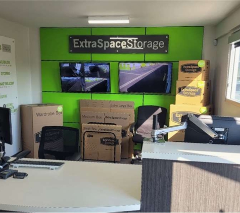 Extra Space Storage - Sacramento, CA