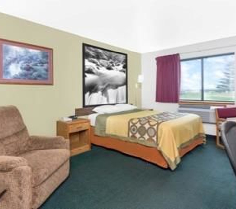 Super 8 by Wyndham Antigo - Antigo, WI