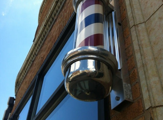 Floyd's 99 Barbershop - Chicago, IL