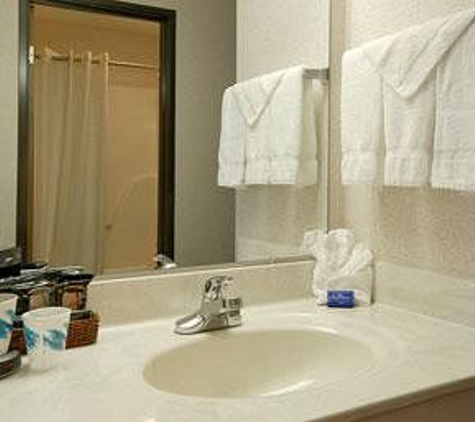 Baymont Inn & Suites - Monroe, MI