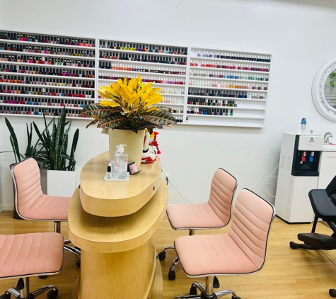 Yooyoo Nail Spa - Mount Kisco, NY