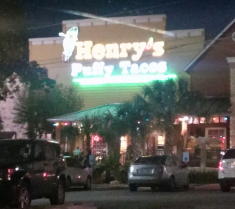 Henry's Puffy Tacos - San Antonio, TX