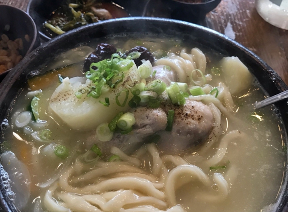 Hangari Kalguksu - Los Angeles, CA