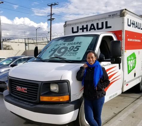 U-Haul Neighborhood Dealer - Van Nuys, CA