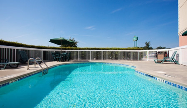 Country Inns & Suites - Goldsboro, NC