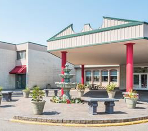 Ramada by Wyndham Grand Forks - Grand Forks, ND