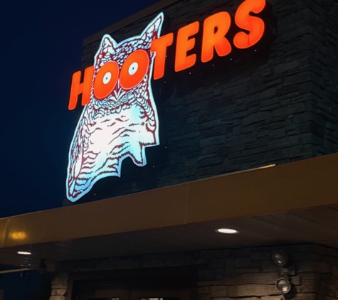 Hooters - Countryside, IL