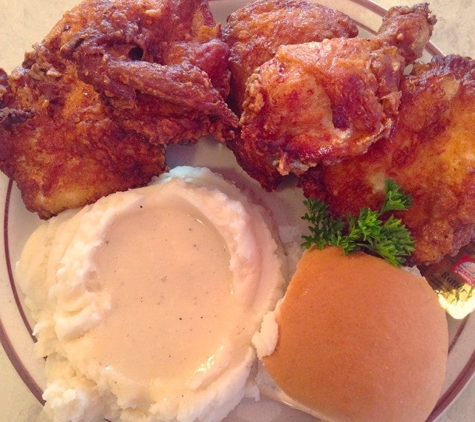 Dinah's Fried Chicken Take Home & Dining - Glendale, CA