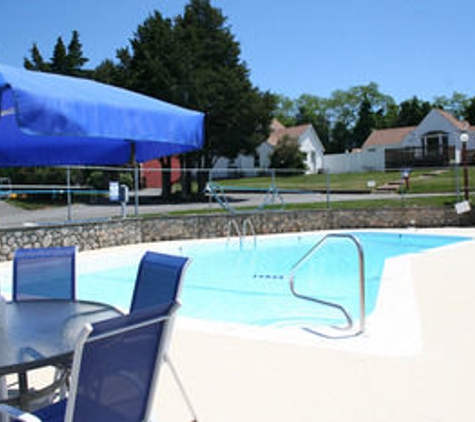 Blue Spruce Motel - Plymouth, MA