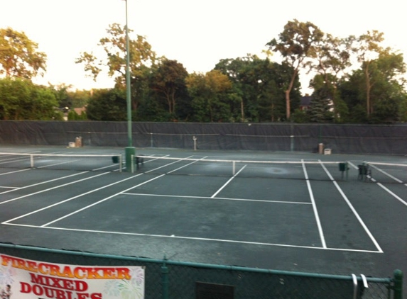 Beverly Hills Tennis Club - Chicago, IL