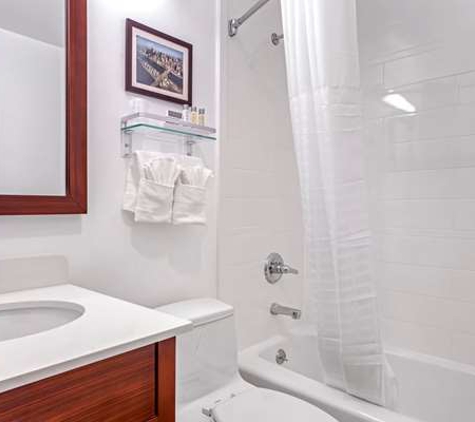 Avion Inn Near LGA Airport, Ascend Hotel Collection - East Elmhurst, NY