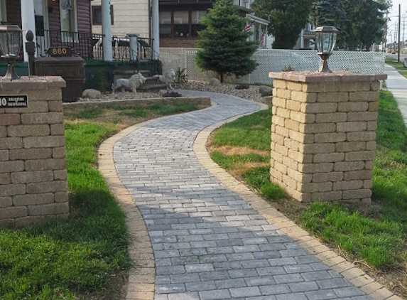 Accelerated Landscapes and Designs - Lorain, OH